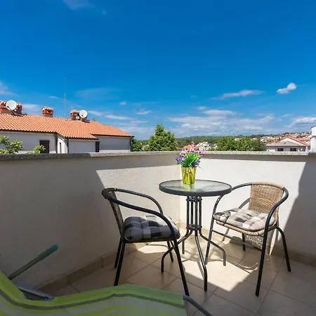 Nino 5 By Interhome Apartament Malinska